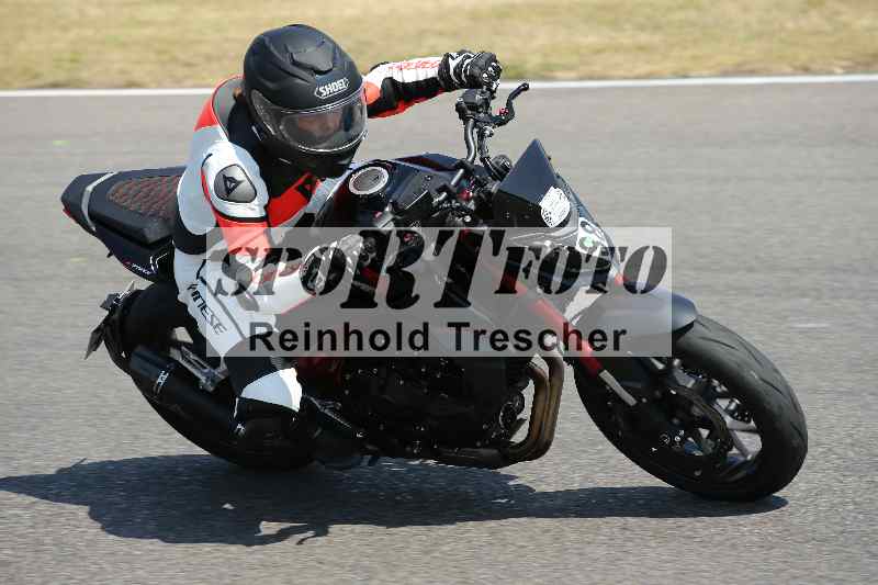 Archiv-2023/28 05.06.2023 Moto Club Anneau du Rhin/blanc-novice/38